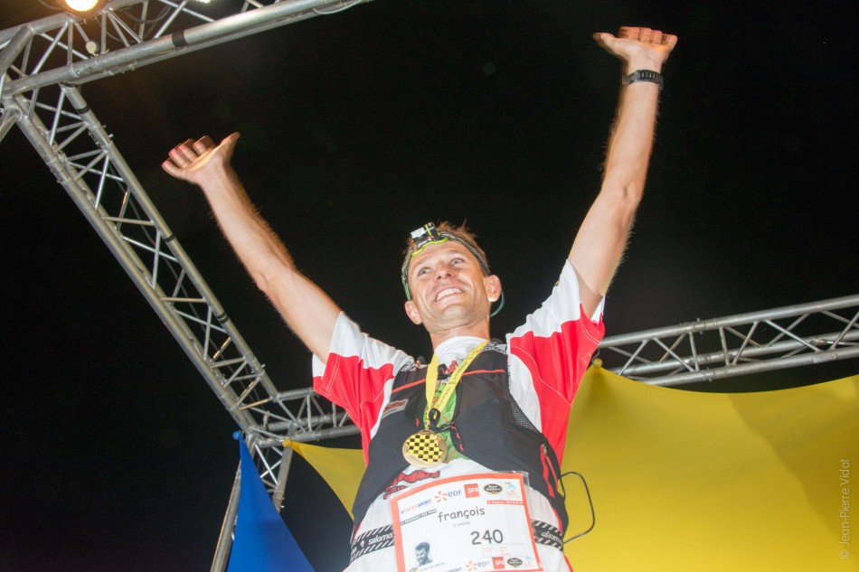 Grand Raid de la Réunion : François D'Haene motivé mais sans pression après son impressionnante saison (par Robert GOIN) 3 François DHaene vainqueur Grand Raid de la Réunion 2013 crédit JP VIDOT 950x633 custom - Grand Raid de la Réunion : François D'Haene motivé mais sans pression après son impressionnante saison (par Robert GOIN)
