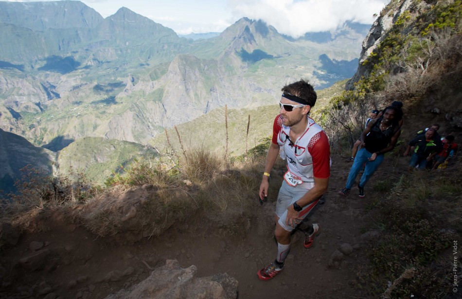 3 GR 2014 François DHaene vainqueur photo Jean Pierre Vidot 950x616 custom - François D’Haene sur la plus haute marche de l’ultra trail !  (par Robert Goin)