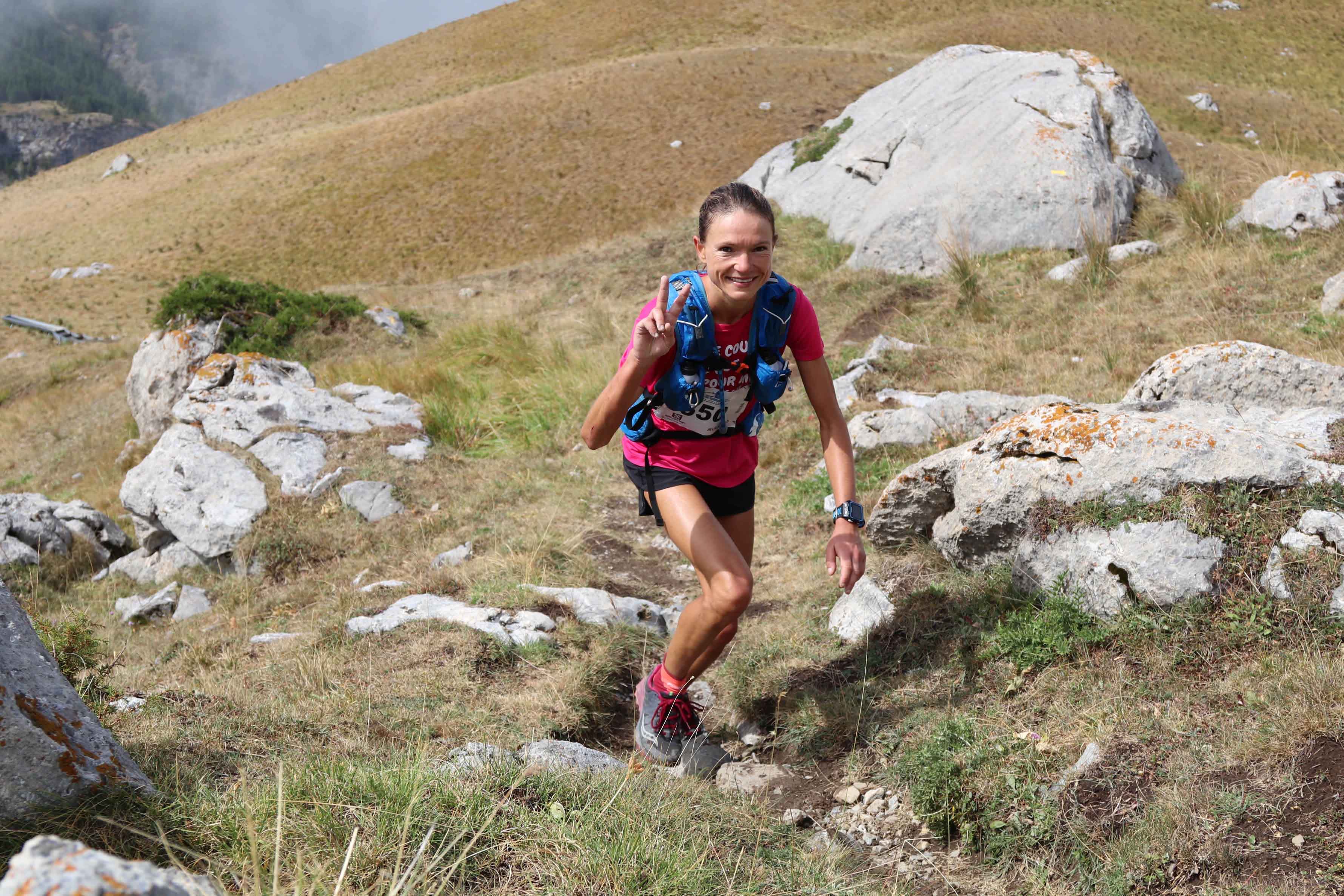 Juliet Champion, Mathieu Martinez et Romain Wyndaele, vainqueurs du Salomon Over the Mountain Running Challenge 2017 1 Maryline Nakache première 42 km photo Robert Goin - Juliet Champion, Mathieu Martinez et Romain Wyndaele, vainqueurs du Salomon Over the Mountain Running Challenge 2017
